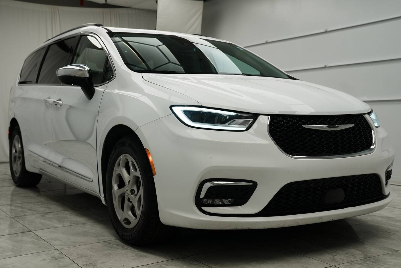 2023 Chrysler Pacifica Limited — Minivan — 67,871 mi — Rahway, NJ