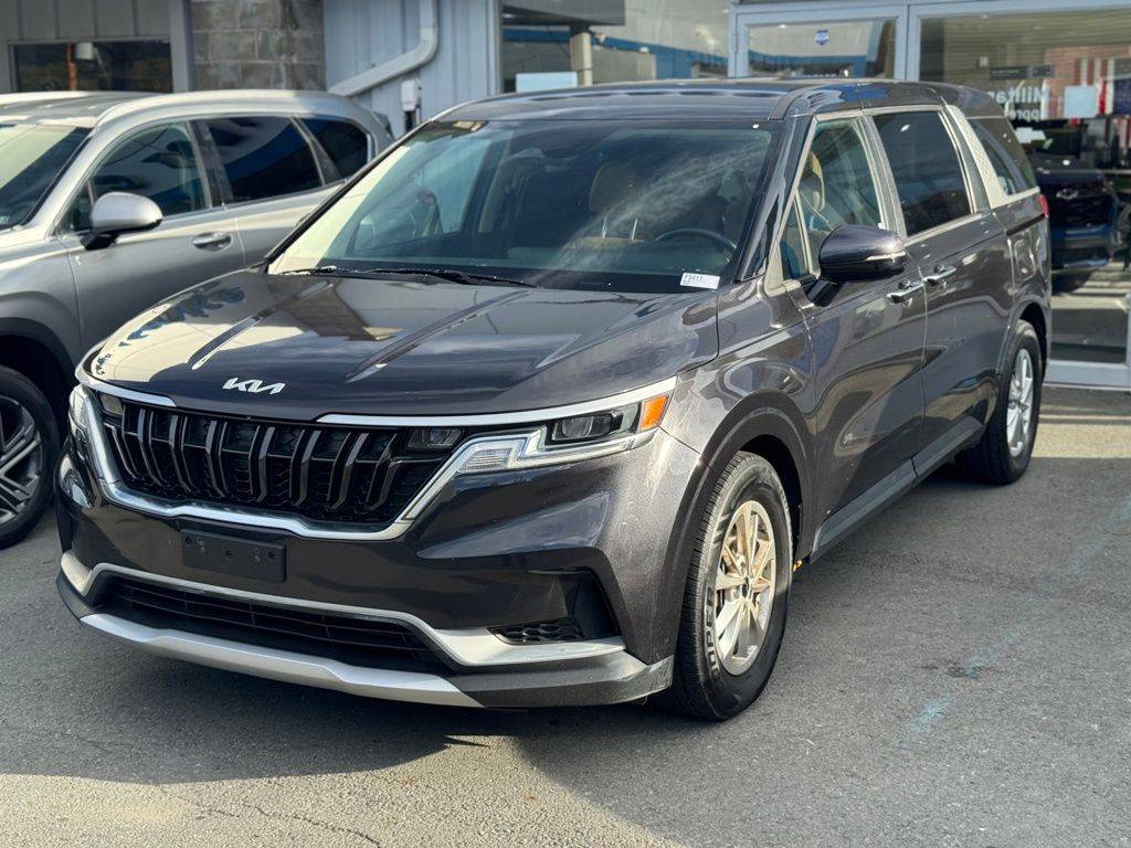 2022 Kia Carnival LXS — Minivan — 55,359 mi — Forest City, PA