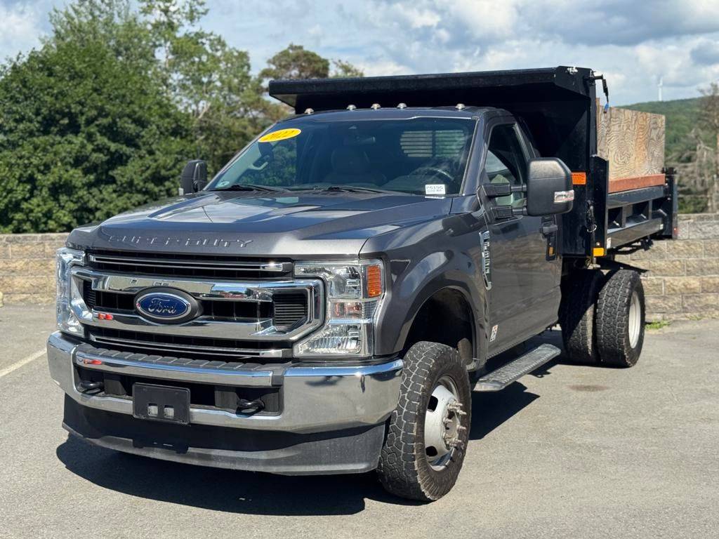 2022 Ford Super Duty F-350 Chassis Cab XL — Chassis Cab Truck — 73,388 mi — Forest City, PA