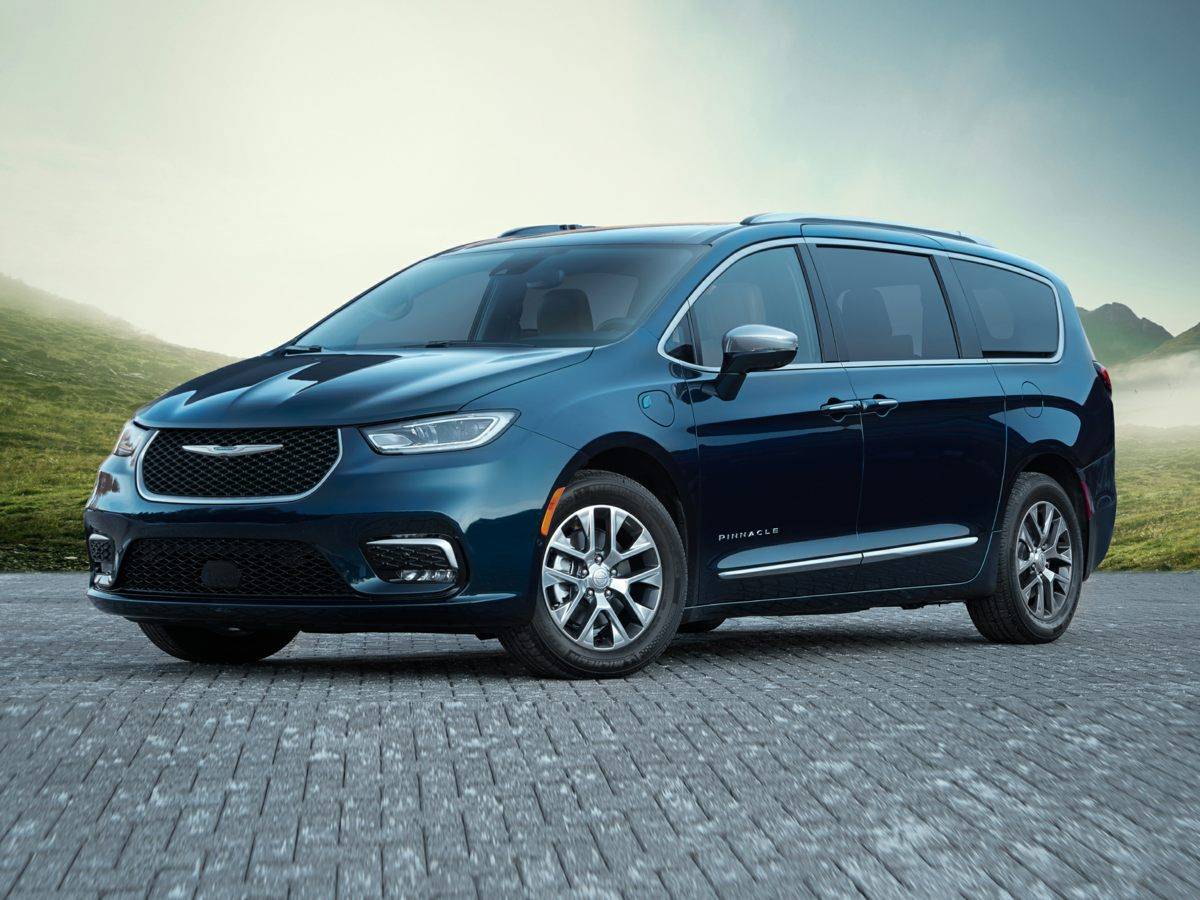 2023 Chrysler Pacifica Hybrid Touring L — Minivan — 77,572 mi — Forest City, PA