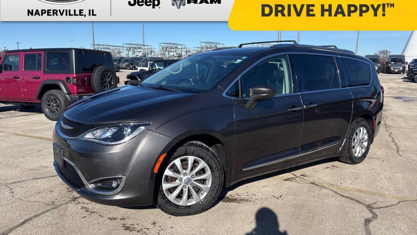 2018 Chrysler Pacifica Touring L — Minivan — 57,809 mi — Naperville, IL