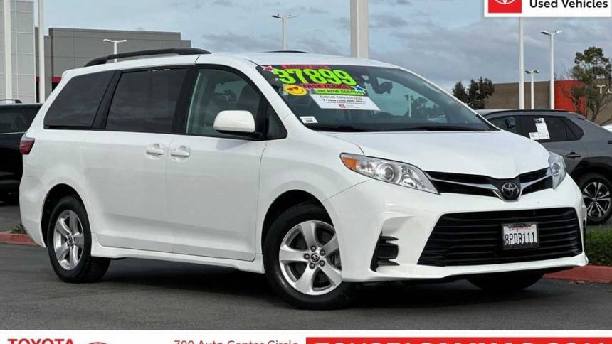 2020 Toyota Sienna LE — Minivan — 17,201 mi — Salinas, CA