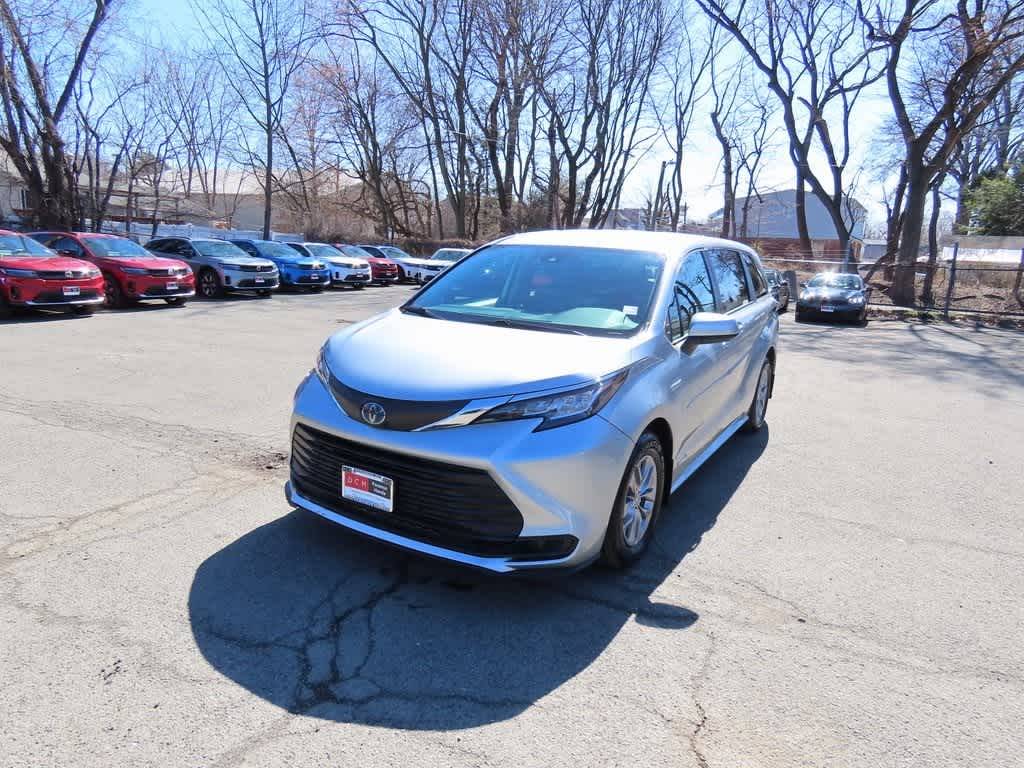 2021 Toyota Sienna LE — Minivan — 36,446 mi — Paramus, NJ
