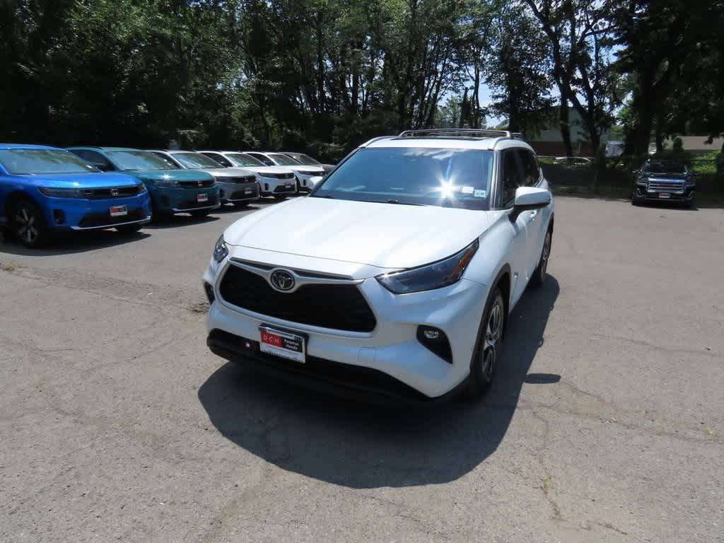 2023 Toyota Highlander XLE — SUV — 24,750 mi — Paramus, NJ