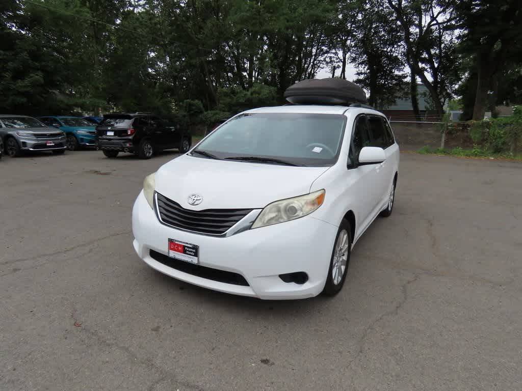 2014 Toyota Sienna LE — Minivan — 173,188 mi — Paramus, NJ
