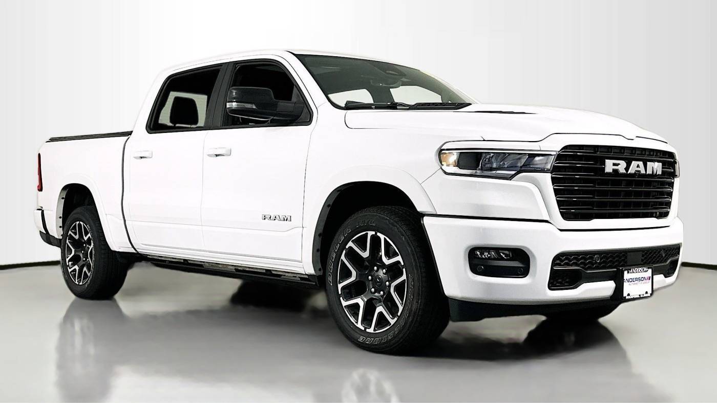 2025 Ram 1500 Laramie — Pickup Truck — 18,215 mi — Rockford, IL