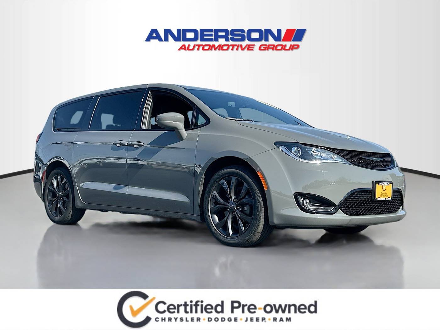 2020 Chrysler Pacifica Touring — Minivan — 36,672 mi — Rockford, IL