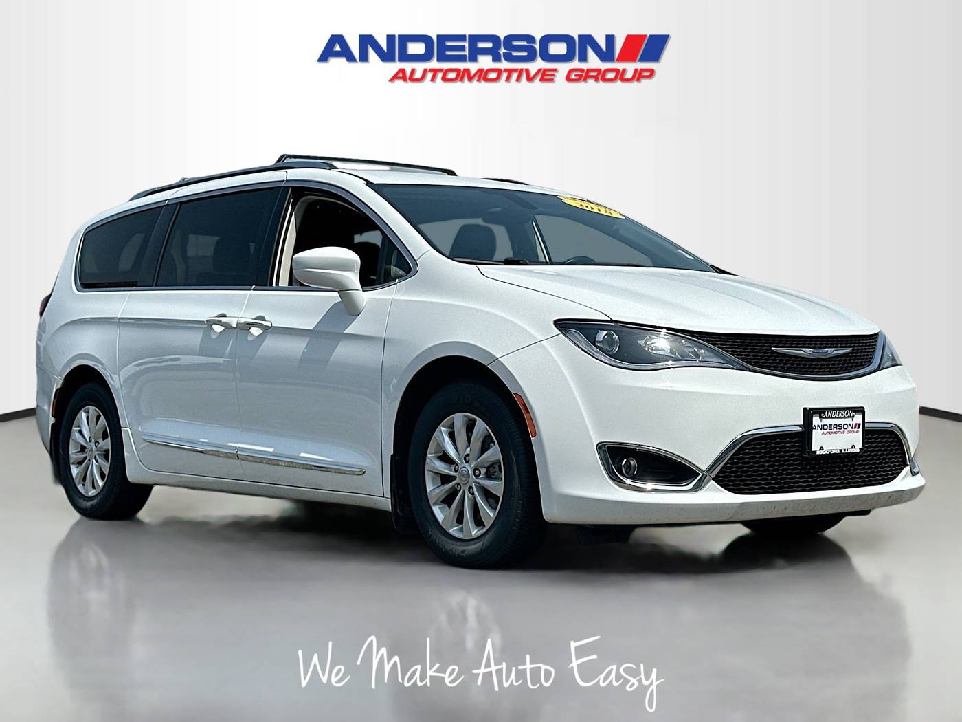 2018 Chrysler Pacifica Touring L — Minivan — 19 mi — Rockford, IL