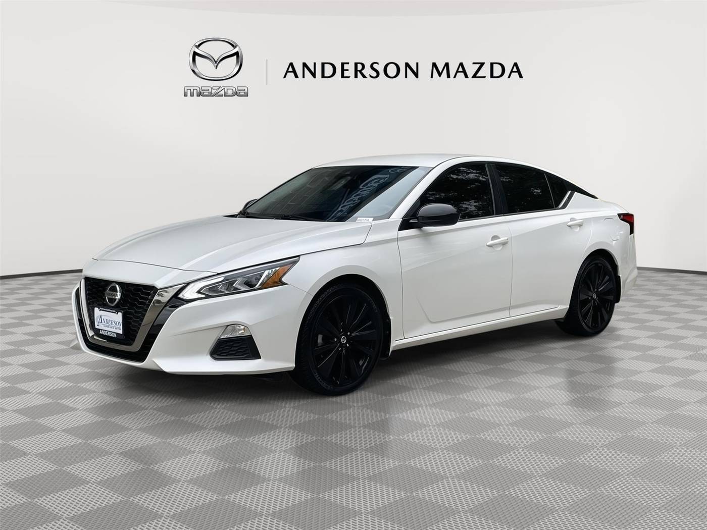 2020 Nissan Altima SR — Sedan — 77,963 mi — Lincoln, NE