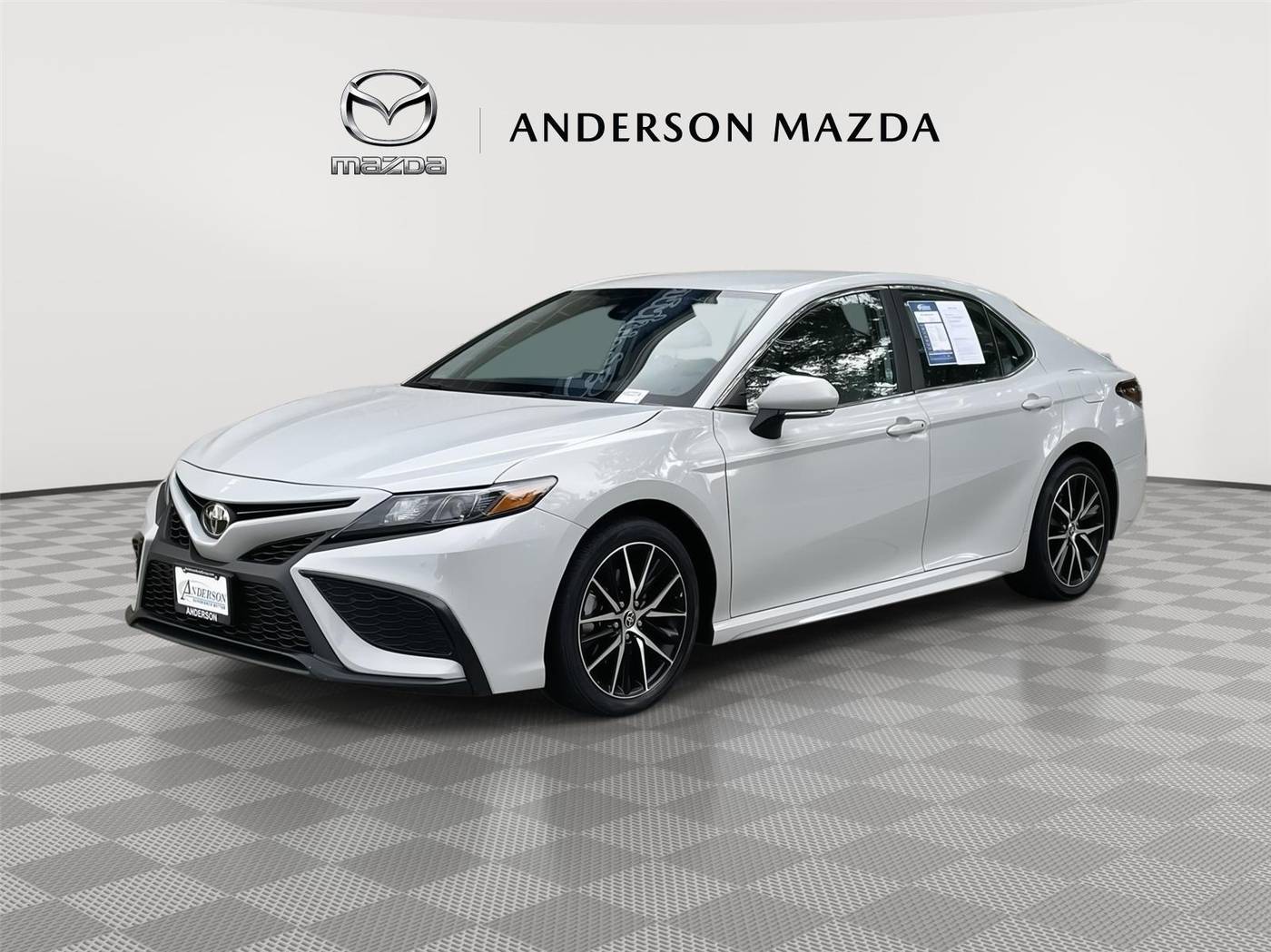 2023 Toyota Camry SE — Sedan — 27,044 mi — Lincoln, NE