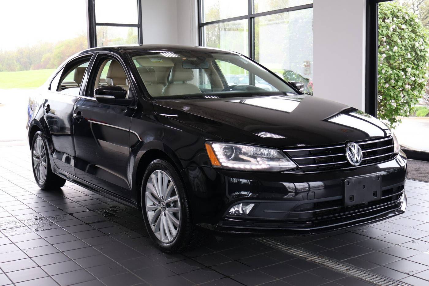 2016 Volkswagen Jetta 1.8T SEL — Sedan — 93,970 mi — Crystal Lake, IL