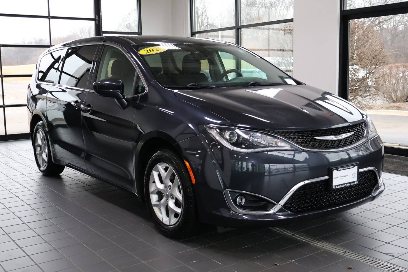 2020 Chrysler Pacifica Touring — Minivan — 82,979 mi — Crystal Lake, IL