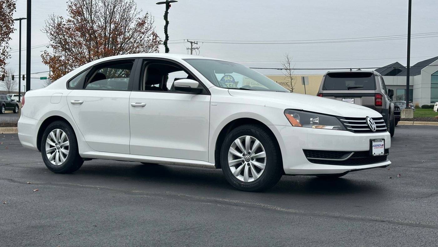 2015 Volkswagen Passat 1.8T Wolfsburg Ed. — Sedan — 144,582 mi — Rockford, IL