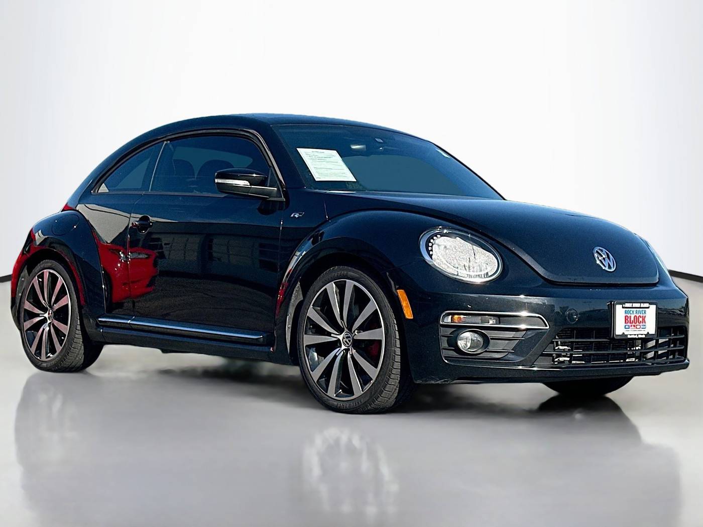 2016 Volkswagen Beetle 2.0T R-Line SEL — Hatchback — 149,158 mi — Rockford, IL