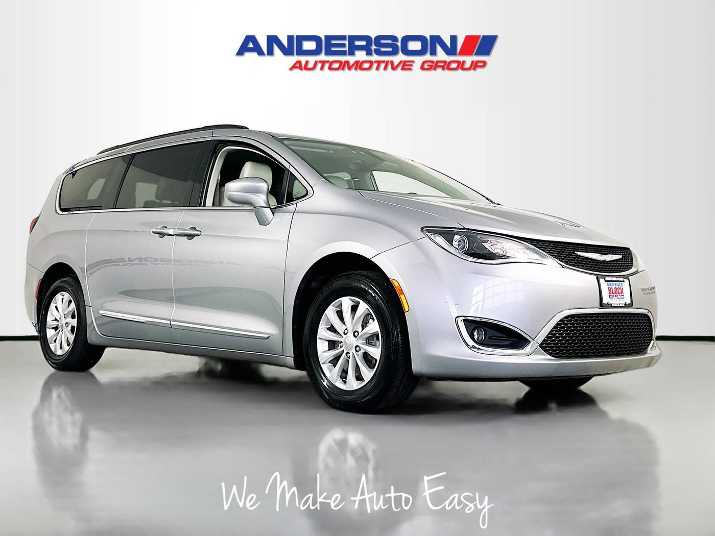 2017 Chrysler Pacifica Touring L — Minivan — 110,564 mi — Rockford, IL