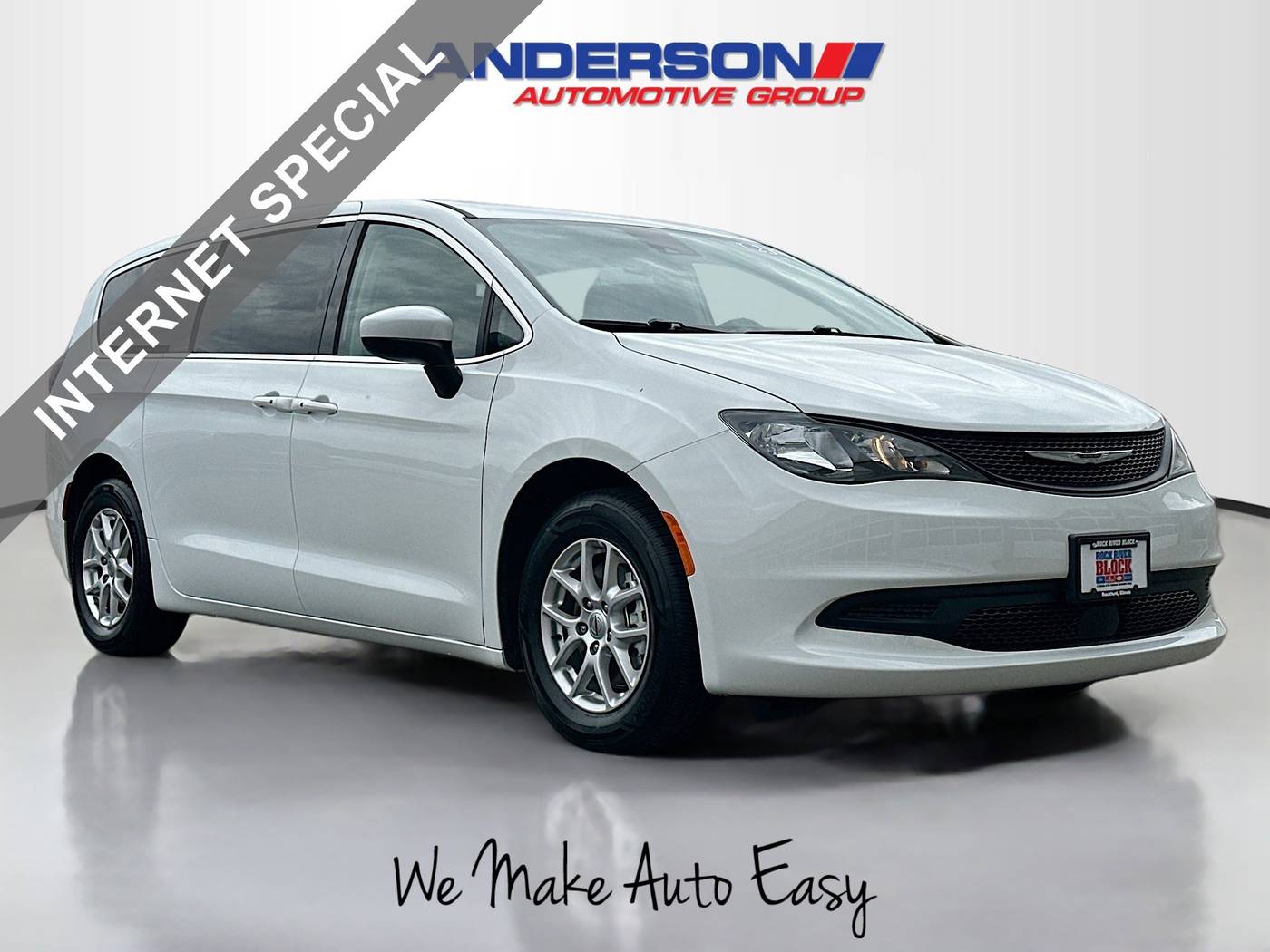 2023 Chrysler Voyager LX — Minivan — 98,318 mi — Rockford, IL