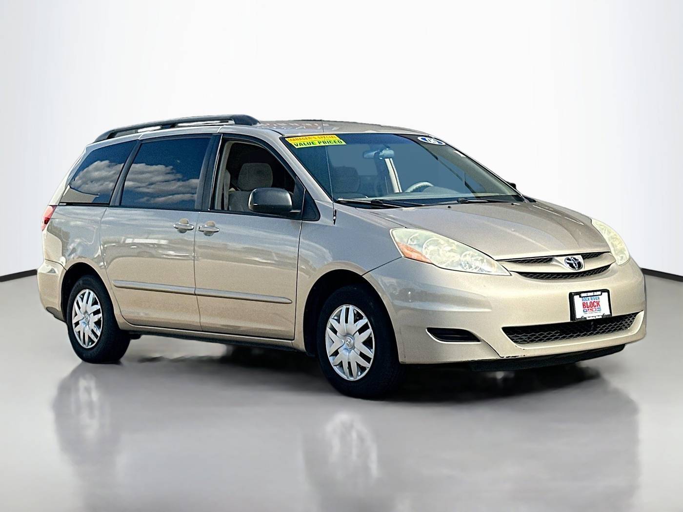 2006 Toyota Sienna LE — Minivan — 196,387 mi — Rockford, IL