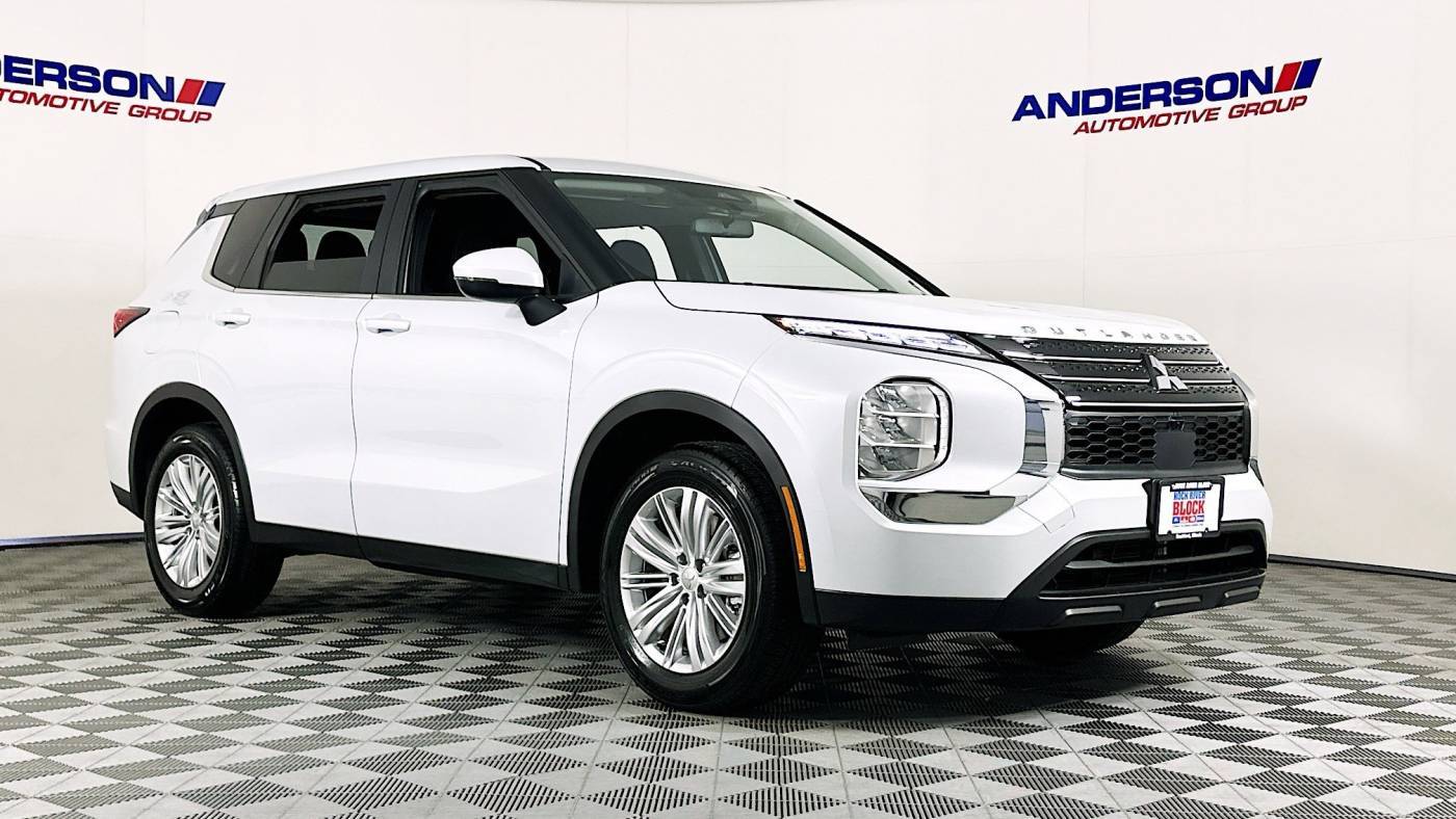 2024 Mitsubishi Outlander ES — SUV — 7,005 mi — Rockford, IL