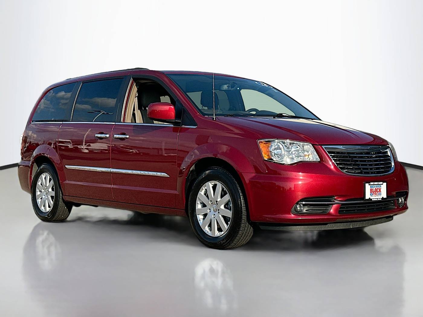 2014 Chrysler Town & Country Touring — Minivan — 146,845 mi — Rockford, IL