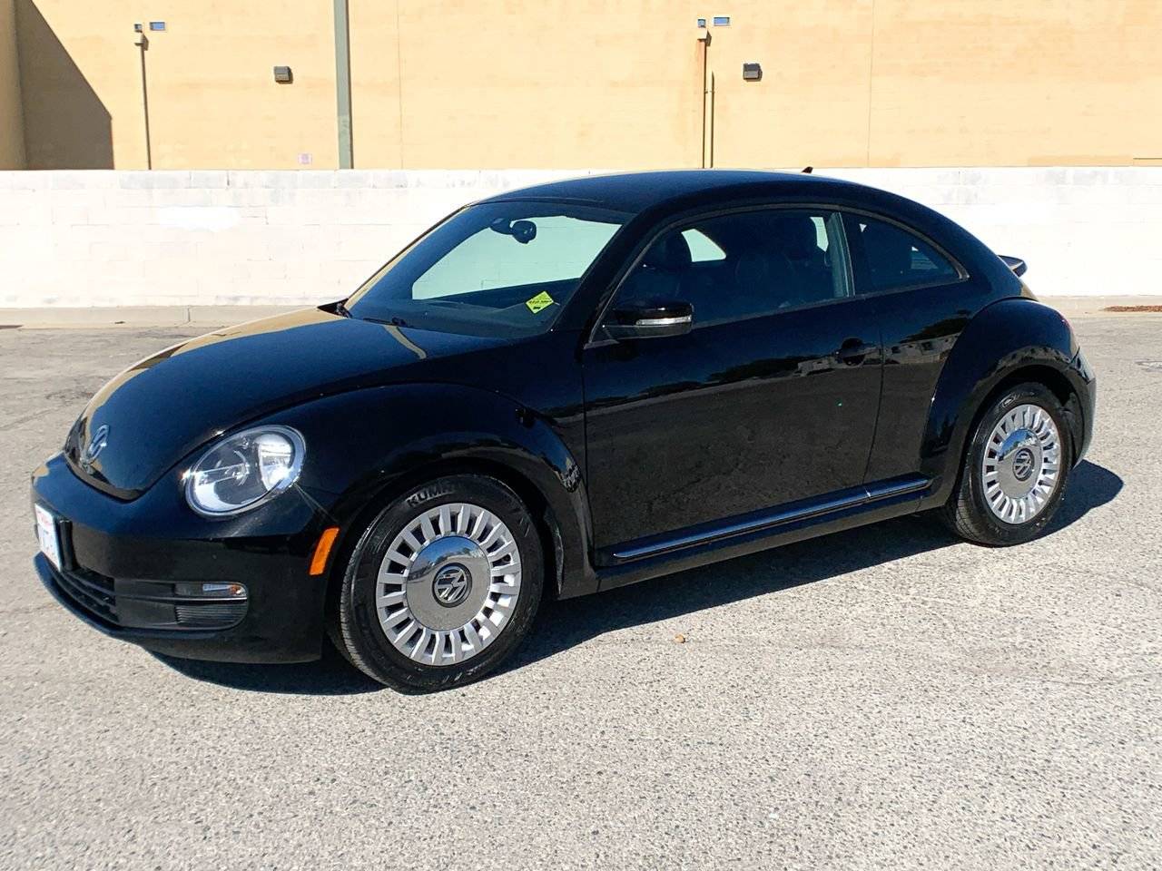 2016 Volkswagen Beetle 1.8T SE — Hatchback — 102,430 mi — Lancaster, CA