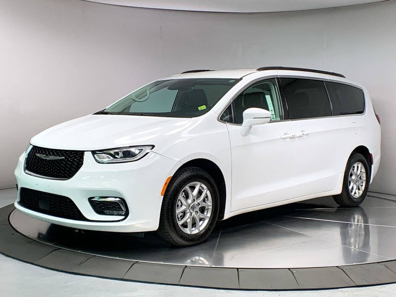 2022 Chrysler Pacifica Touring L — Minivan — 74,621 mi — Lancaster, CA