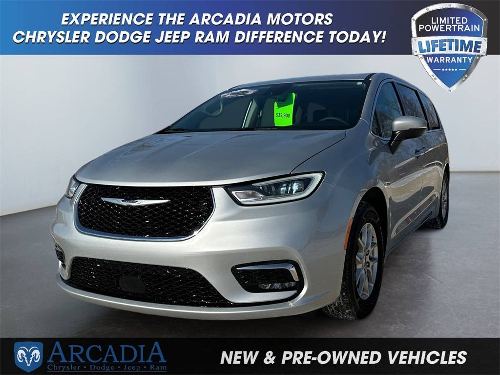 2023 Chrysler Pacifica Touring L — Minivan — 58,661 mi — Arcadia, WI