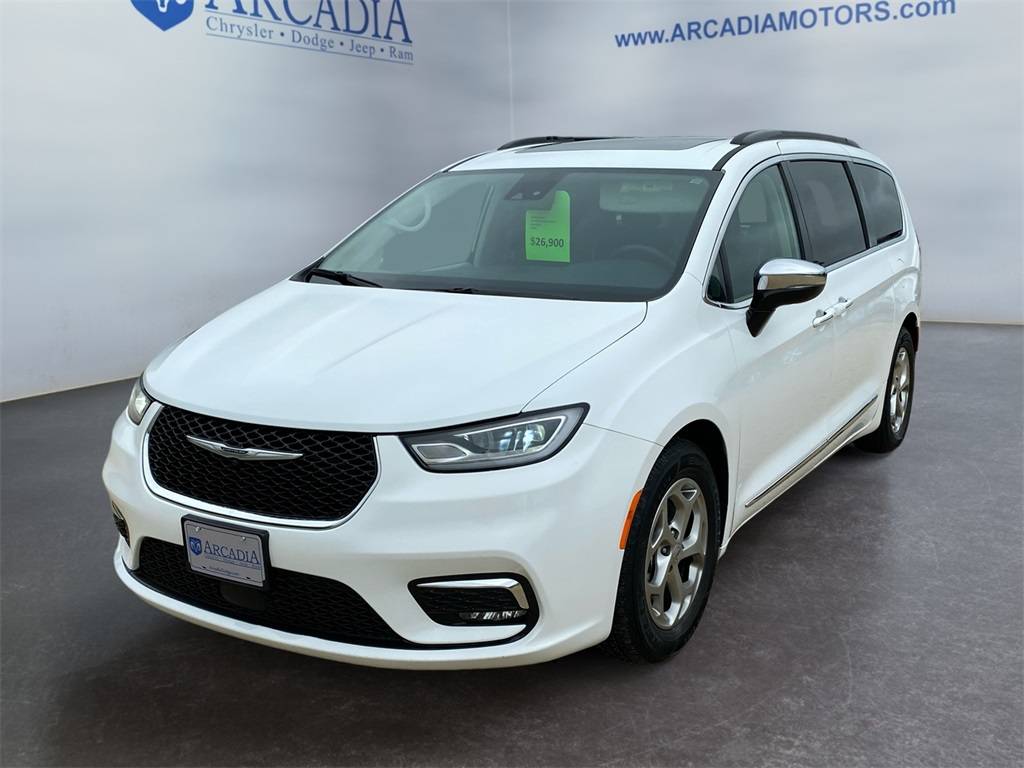 2023 Chrysler Pacifica Limited — Minivan — 82,816 mi — Arcadia, WI
