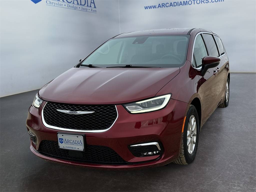 2023 Chrysler Pacifica Touring L — Minivan — 66,325 mi — Arcadia, WI