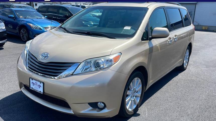 2014 Toyota Sienna Limited — Minivan — 148,469 mi — Brooklyn, NY