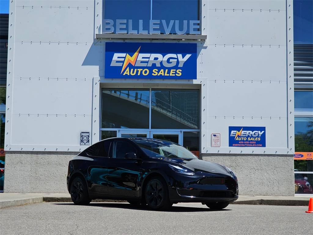 2024 Tesla Model Y Long Range — SUV — 31,994 mi — Bellevue, WA