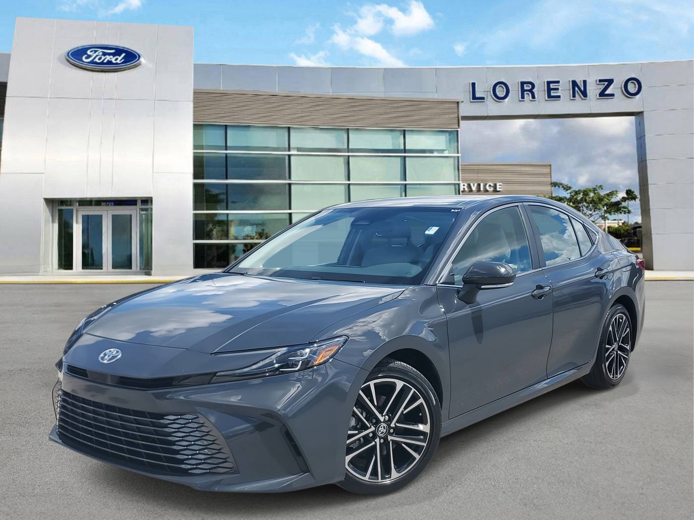 2025 Toyota Camry Hybrid XLE — Sedan — 16,326 mi — Homestead, FL