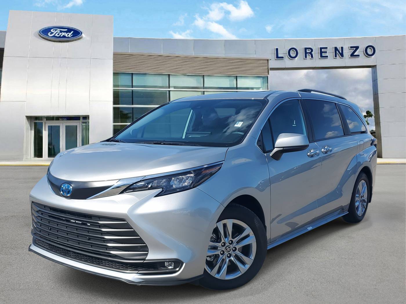 2025 Toyota Sienna XLE — Minivan — 1,415 mi — Homestead, FL