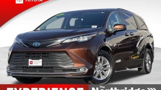 2023 Toyota Sienna XLE — Minivan — 67,052 mi — Northridge, CA