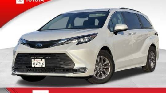 2023 Toyota Sienna XLE — Minivan — 59,525 mi — Northridge, CA