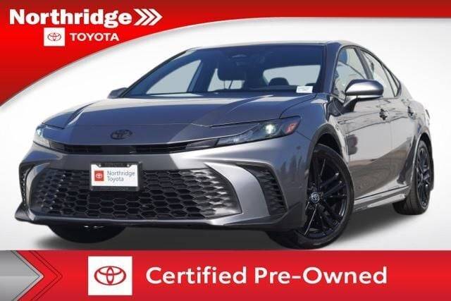 2025 Toyota Camry Hybrid SE — Sedan — 15,552 mi — Northridge, CA