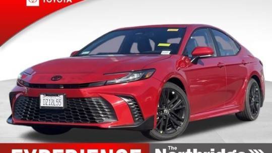 2025 Toyota Camry SE — Sedan — 341 mi — Northridge, CA
