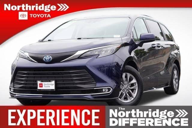 2024 Toyota Sienna XLE — Minivan — 49,171 mi — Northridge, CA