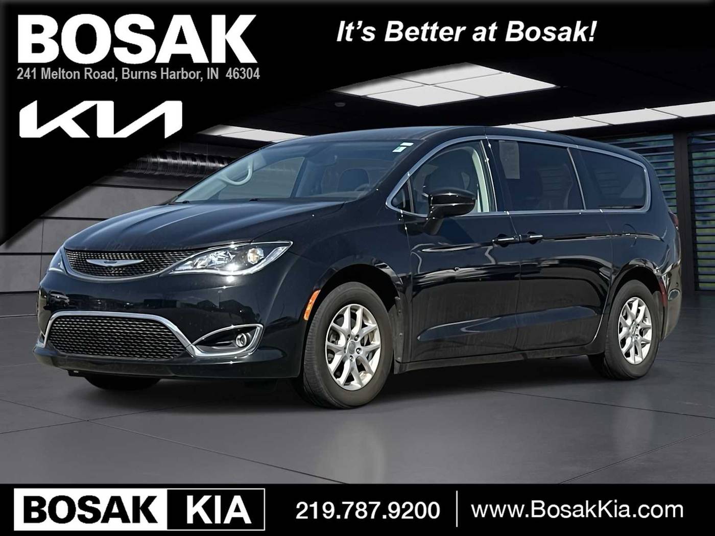2020 Chrysler Pacifica Touring — Minivan — 24,927 mi — Burns Harbor, IN