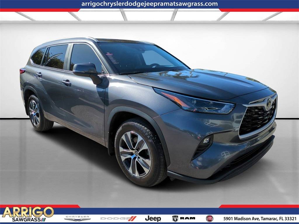 2023 Toyota Highlander XLE — SUV — 17,704 mi — Tamarac, FL