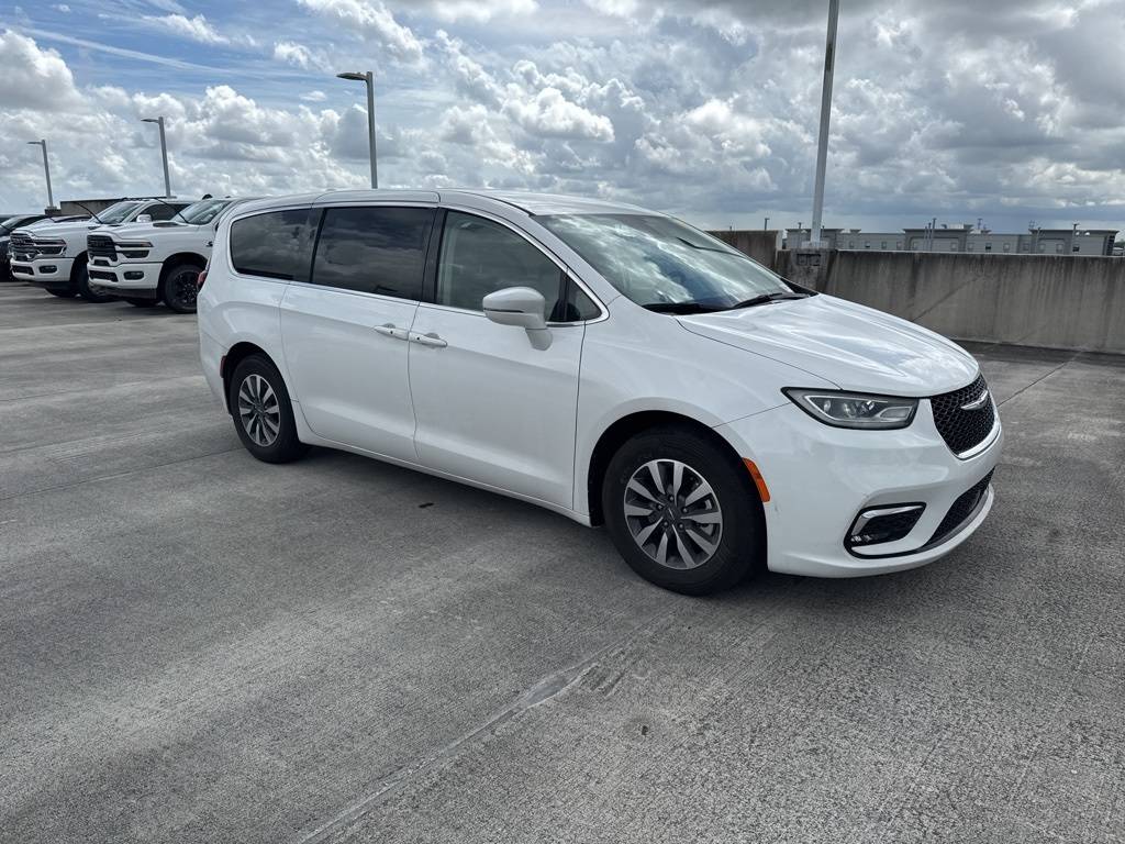 2022 Chrysler Pacifica Hybrid Touring L — Minivan — 30,953 mi — Tamarac, FL