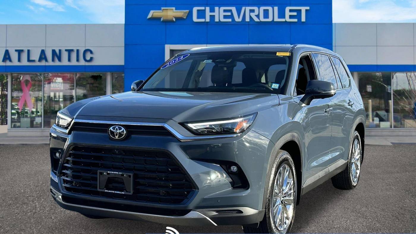 2024 Toyota Grand Highlander Platinum — SUV — 8,162 mi — Bay Shore, NY