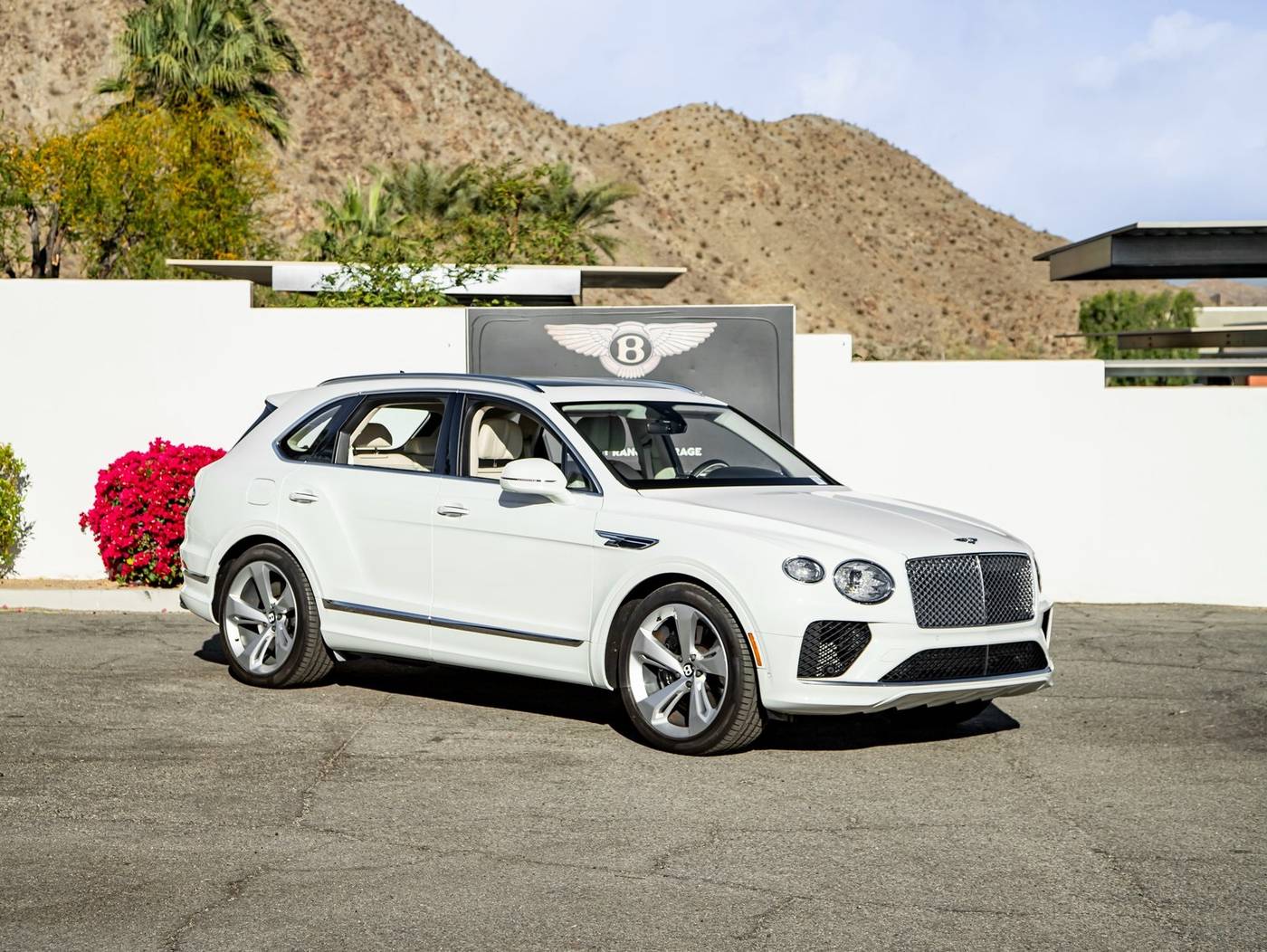 2023 Bentley Bentayga Hybrid V6 — SUV — 1,818 mi — Rancho Mirage, CA