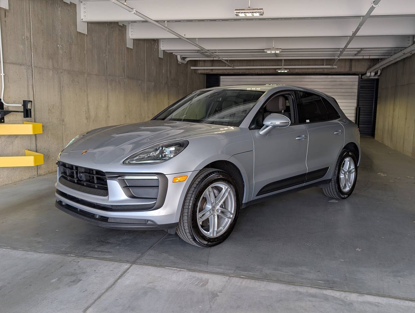 2025 Porsche Macan Standard — SUV — 4,911 mi — Littleton, CO