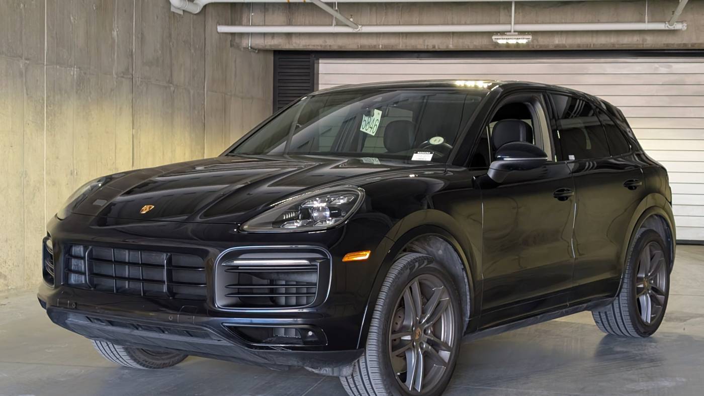2022 Porsche Cayenne Standard