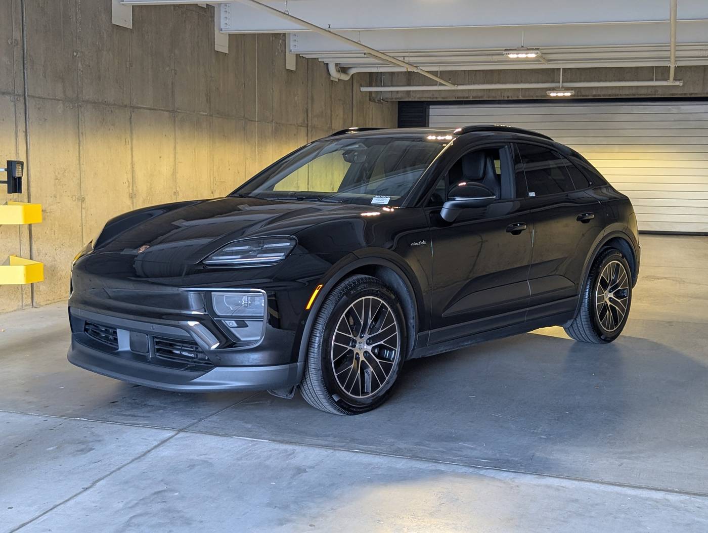 2025 Porsche Macan Electric Standard — SUV — 2,106 mi — Littleton, CO