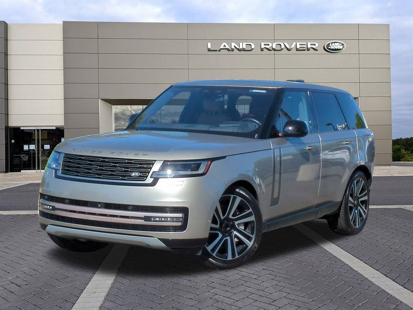 2023 Land Rover Range Rover SE — SUV — 20,000 mi — Ventura, CA