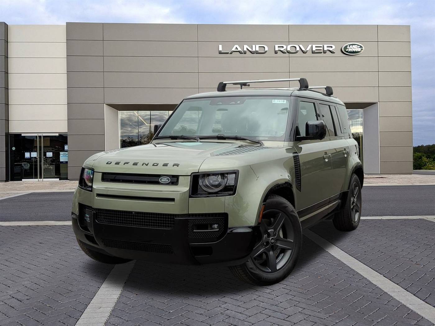 2024 Land Rover Defender X-Dynamic SE — SUV — 14,727 mi — Ventura, CA