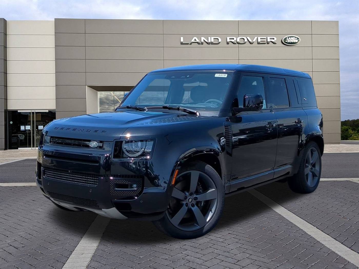 2023 Land Rover Defender V8 — SUV — 4,000 mi — Ventura, CA