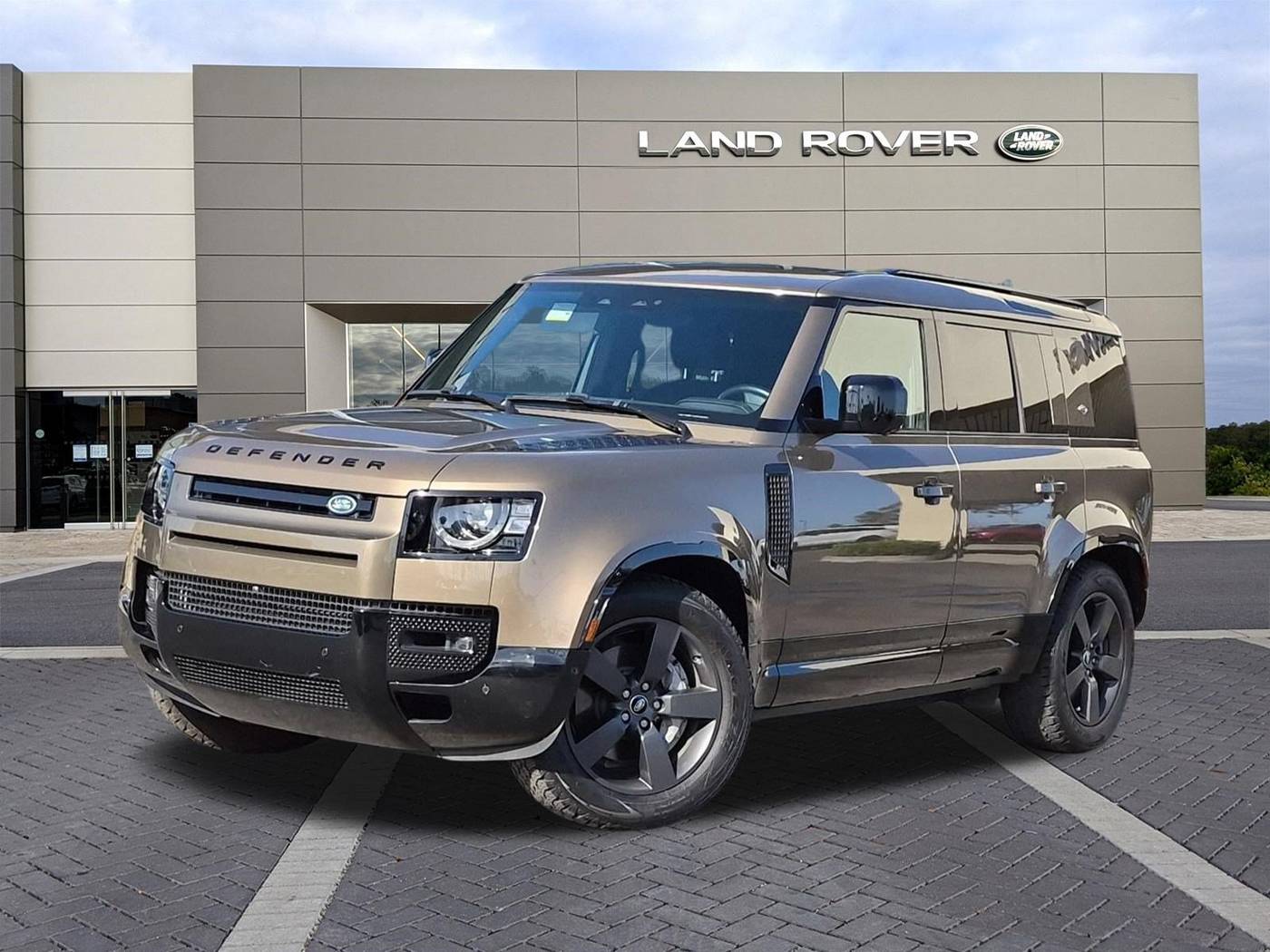 2024 Land Rover Defender X-Dynamic SE