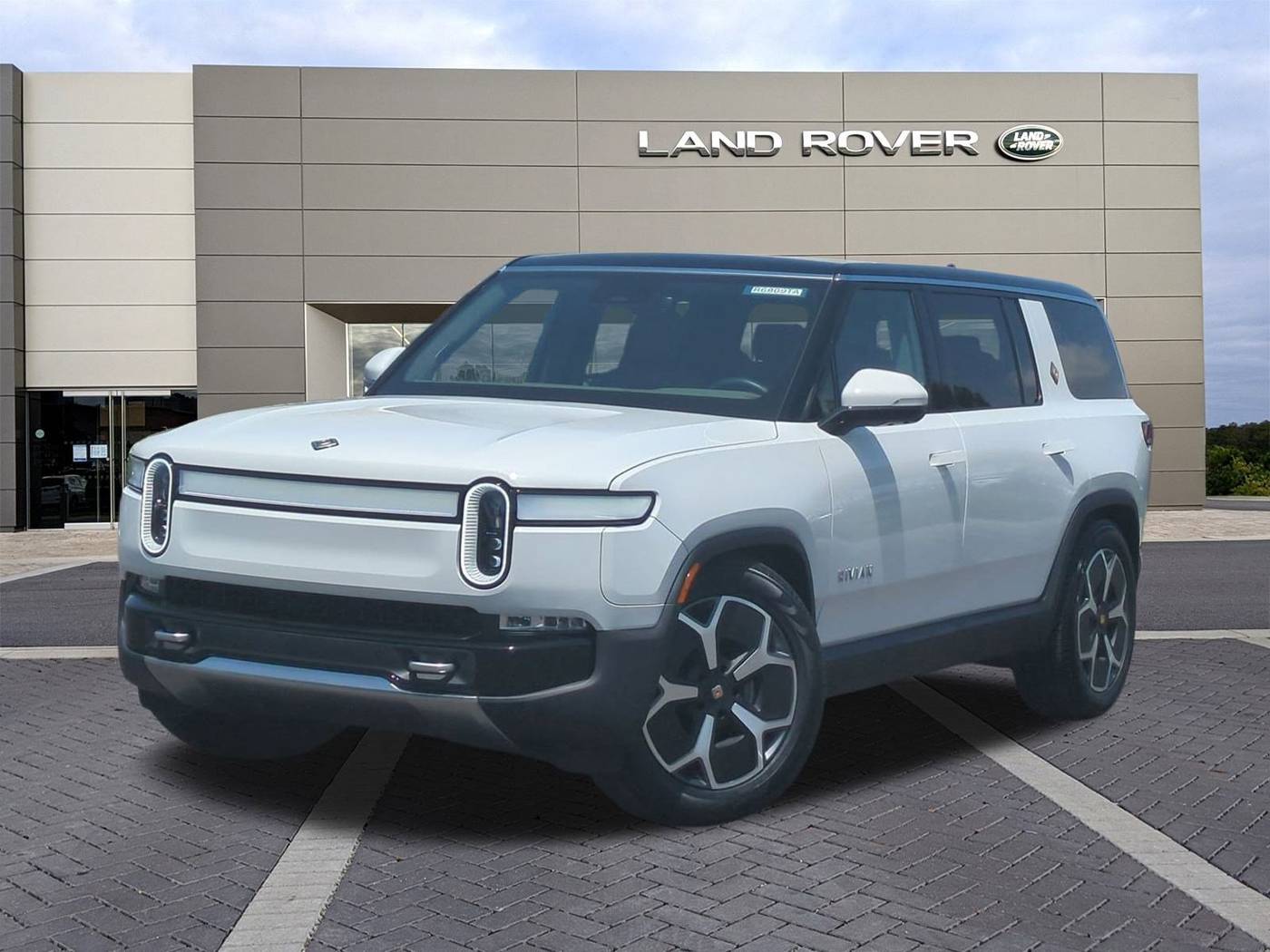 2023 Rivian R1S